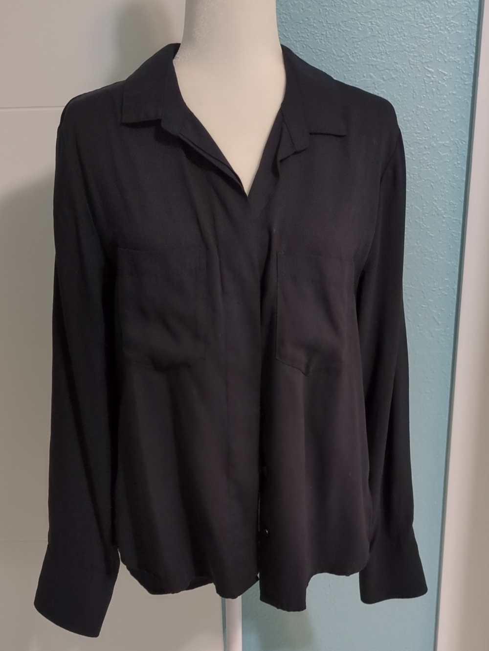 Anthropology Cloth Stone Lyocel Black Long-Sleeve Button Front Women's Top Sz L